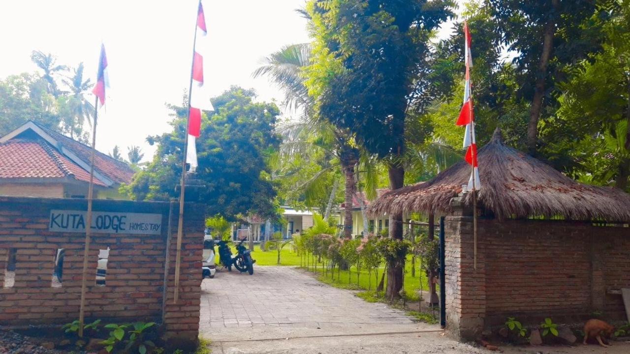 Kuta Lodge Homestay Bagian luar foto